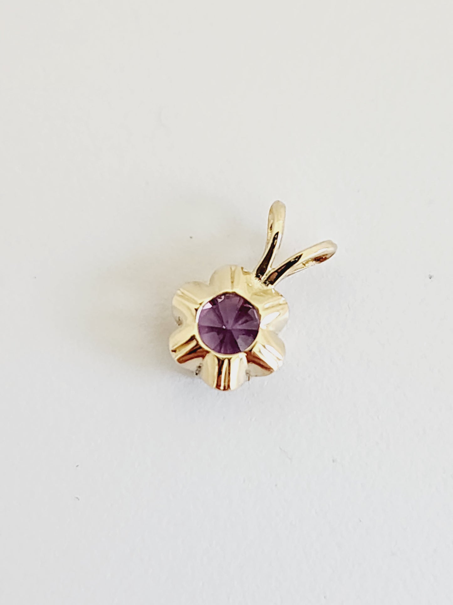 0.56 Carat Purple Sapphire Pendant 14 Karat Yellow Gold