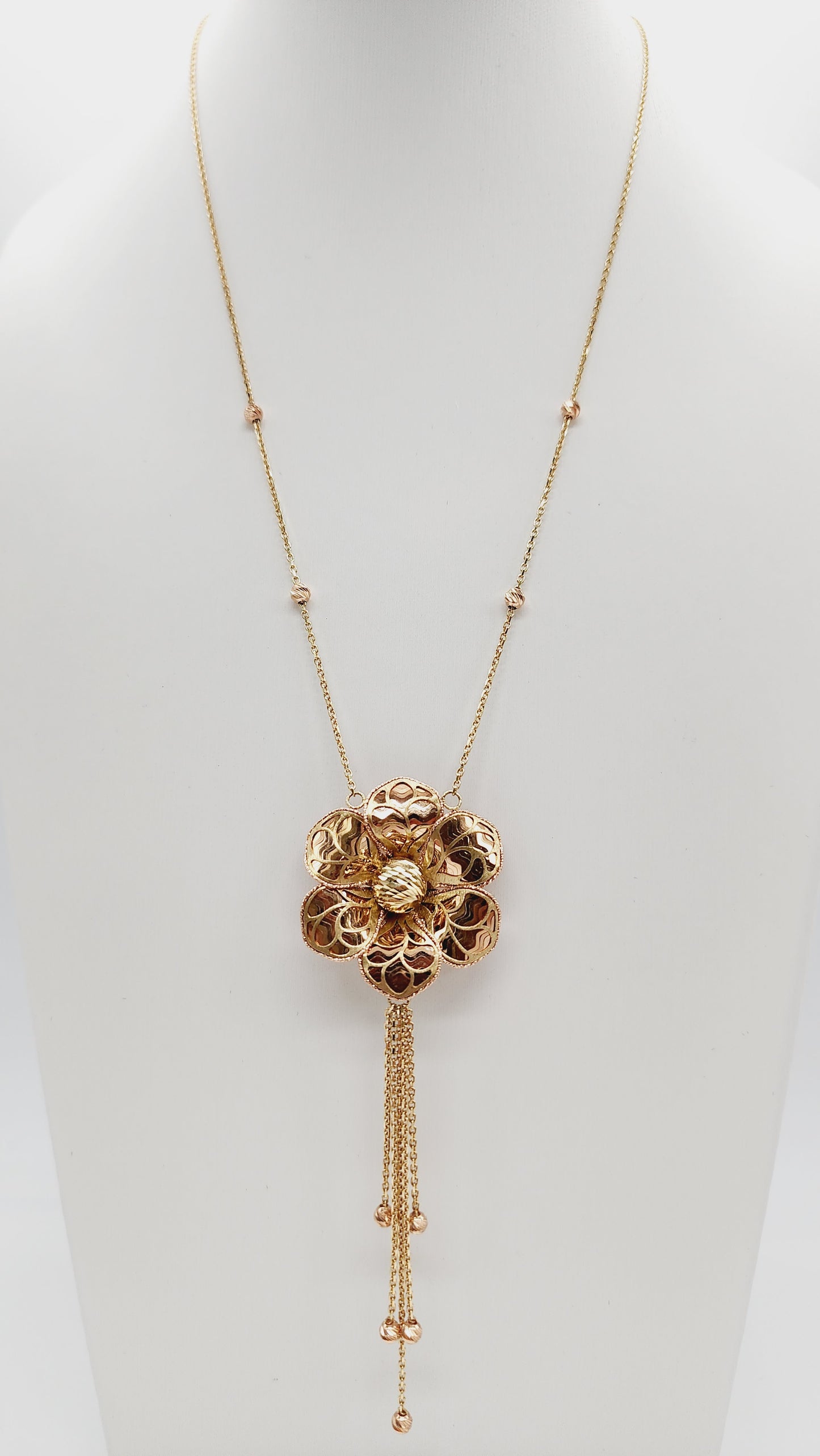 Flower Shape Pendant Rose Gold 14 Karat