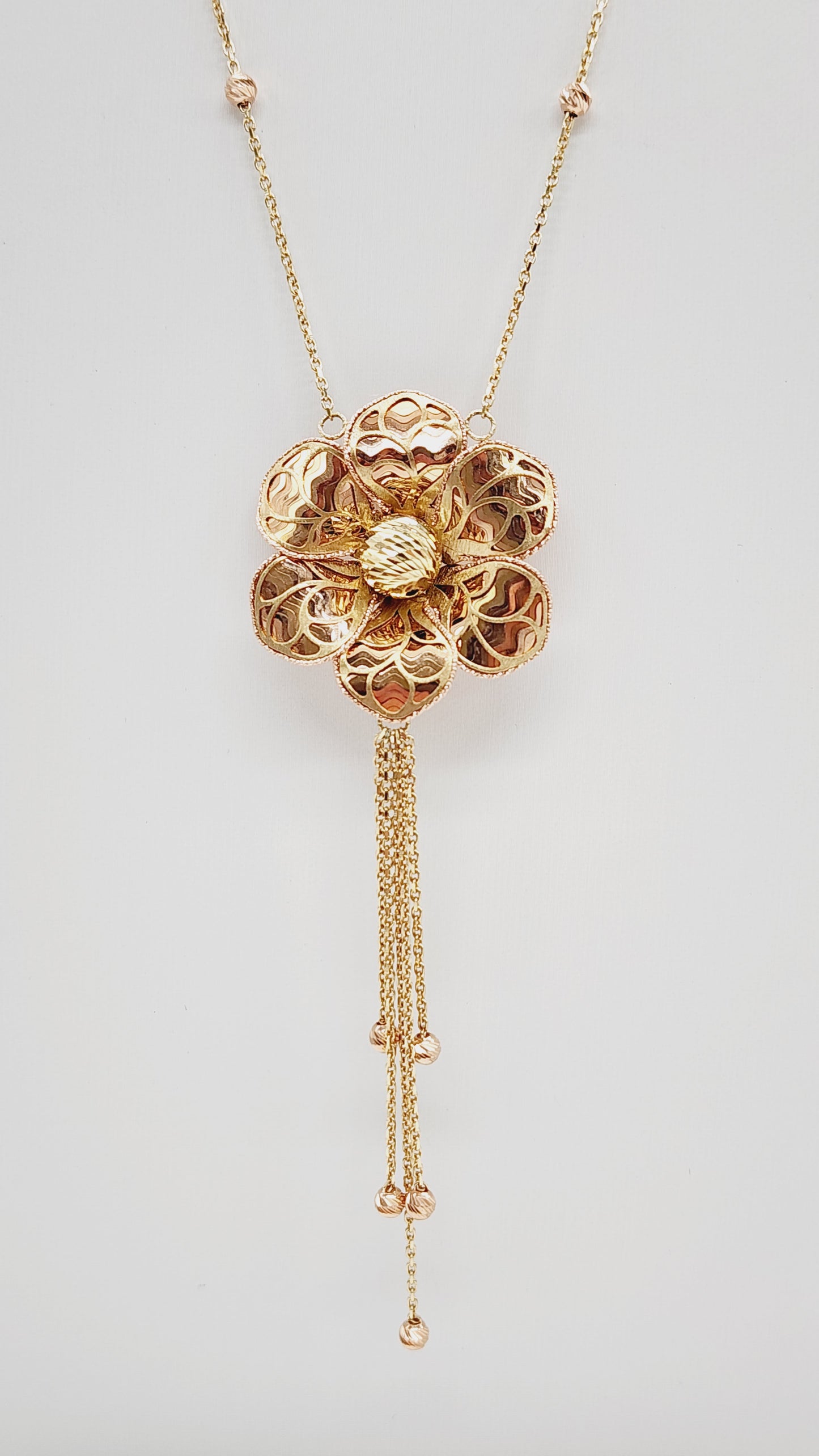 Flower Shape Pendant Rose Gold 14 Karat