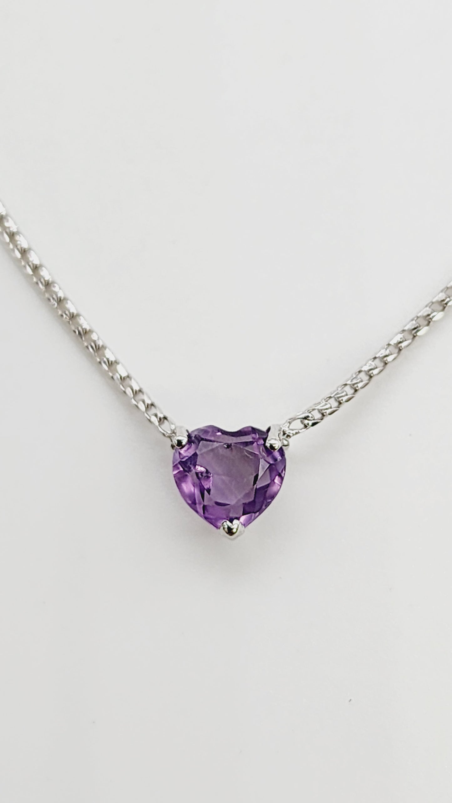 0.82 Carats Heart Shape Amethyst Necklace 14 Karat White Gold