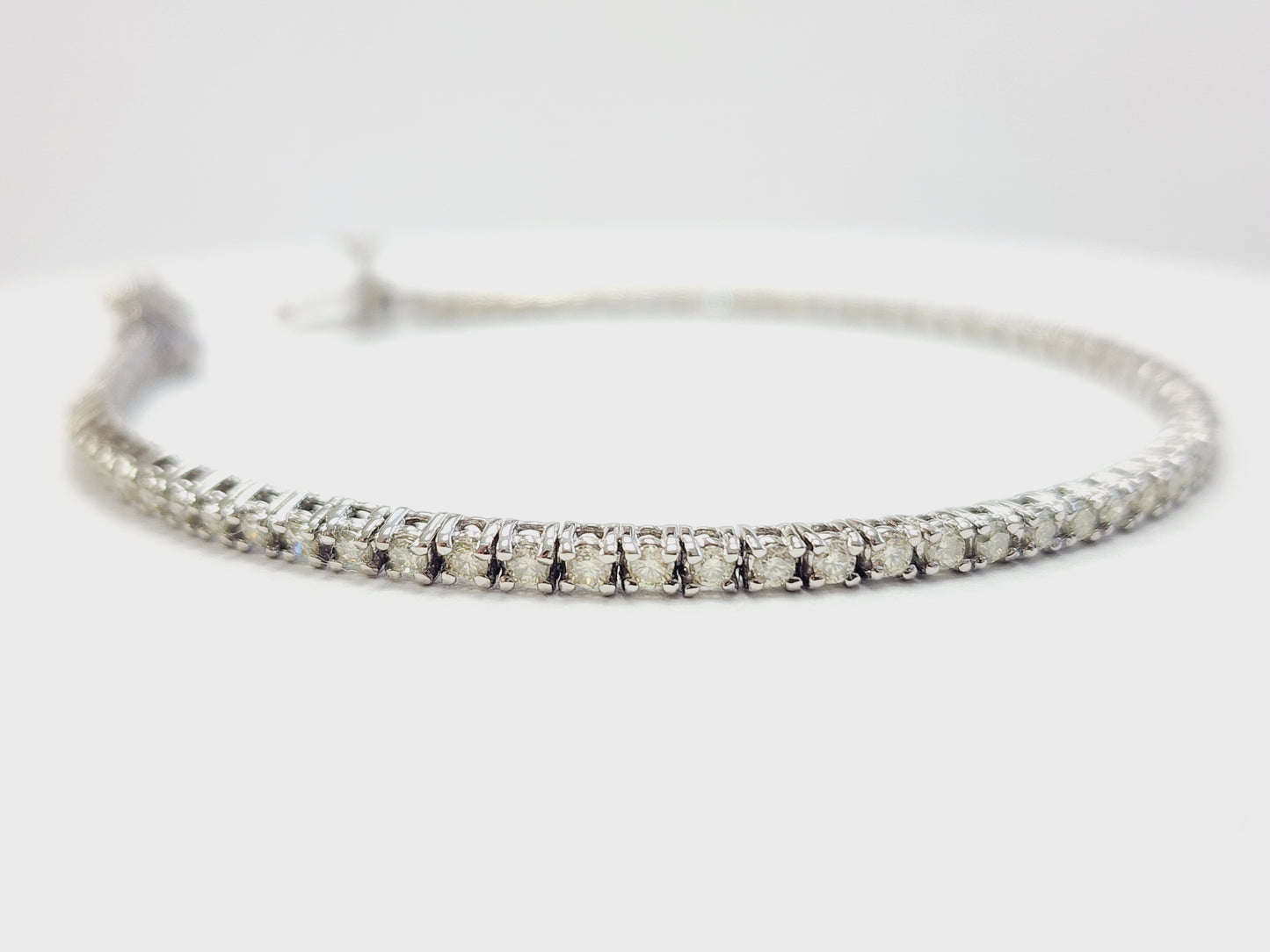 1.90 Carat Natural Diamond Tennis Bracelet 14 Karat White Gold
