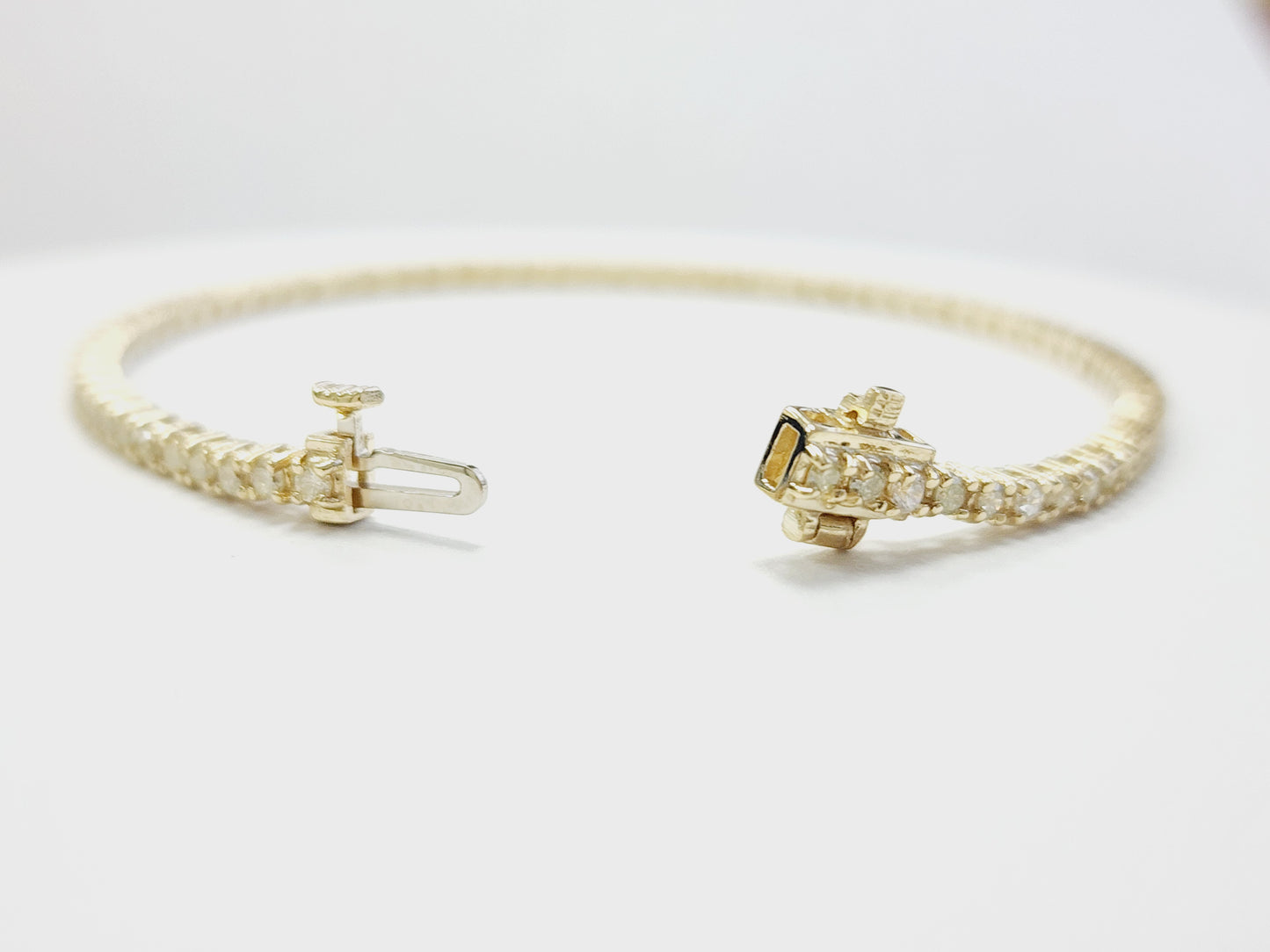 1.90 Carat Natural Diamond Tennis Bracelet 14 Karat Yellow Gold