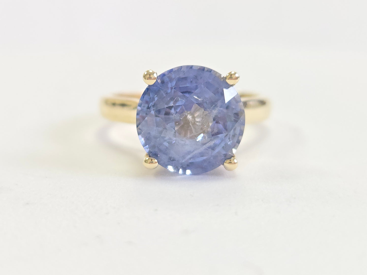 GIA Natural 5.60 Carats Round Shape Sapphire Ring 14 Karat Yellow Gold