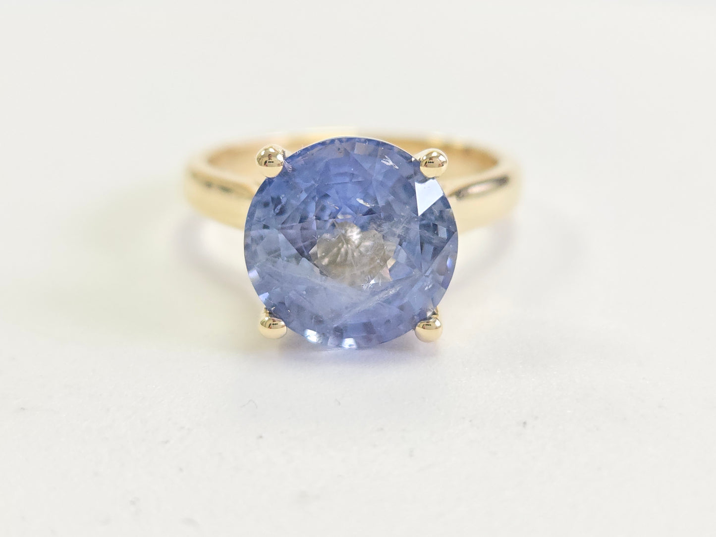 GIA Natural 5.60 Carats Round Shape Sapphire Ring 14 Karat Yellow Gold