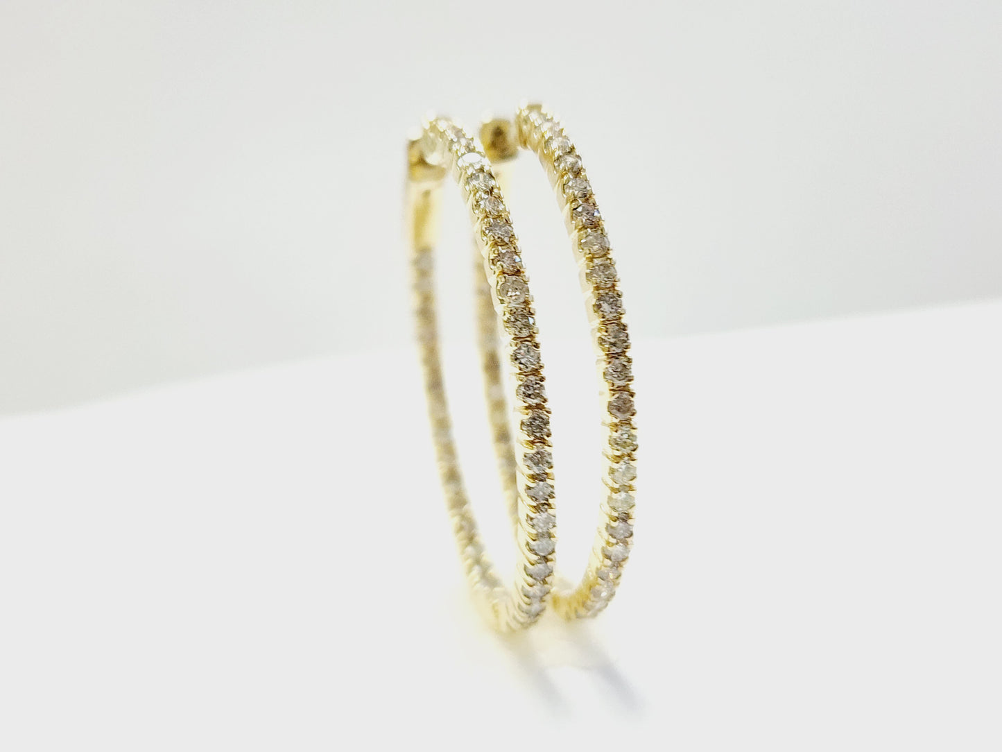 1.73 Carat Diamond Oval Hoops Earrings 14 Karat Yellow Gold