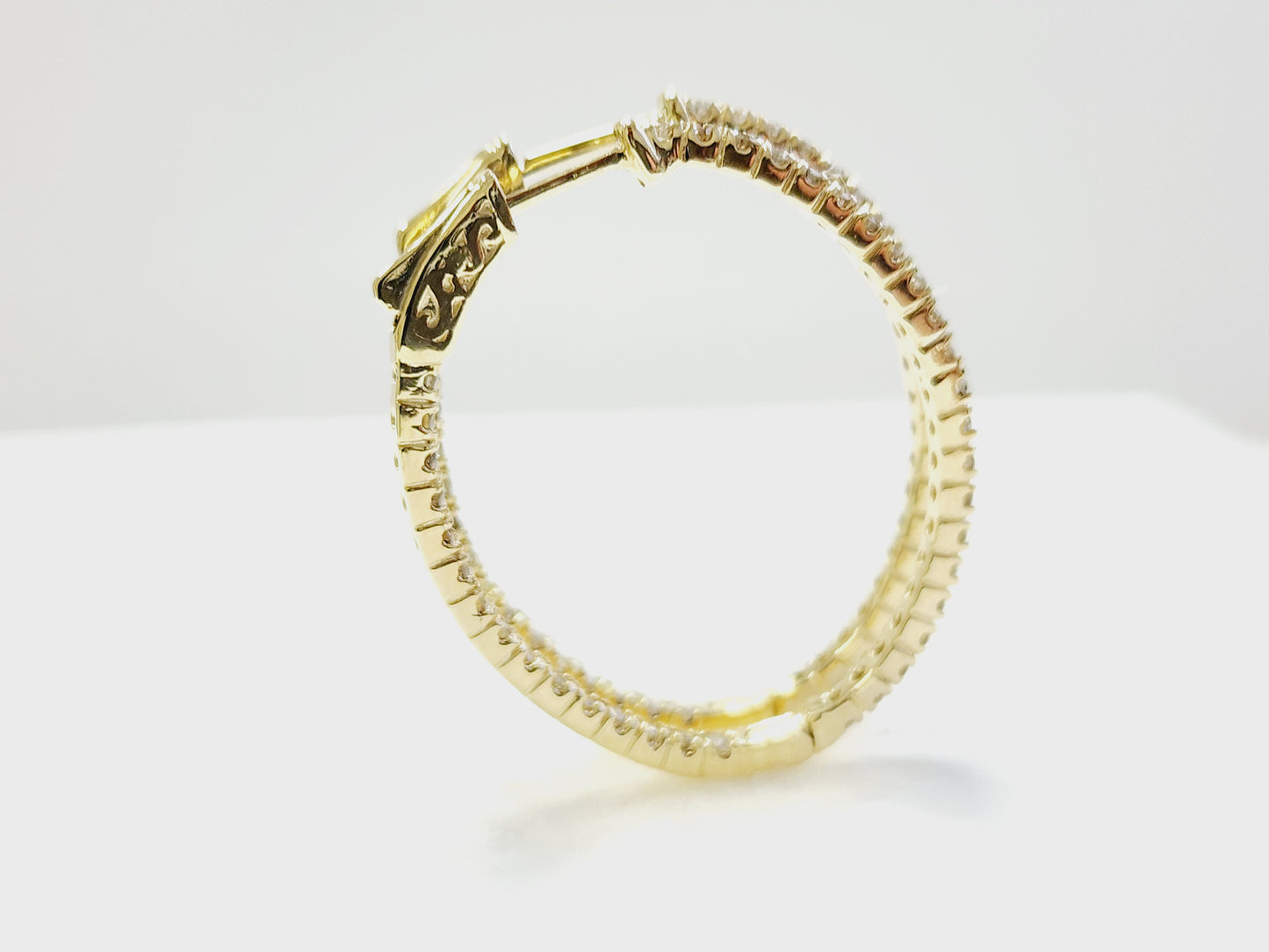 1.73 Carat Diamond Oval Hoops Earrings 14 Karat Yellow Gold