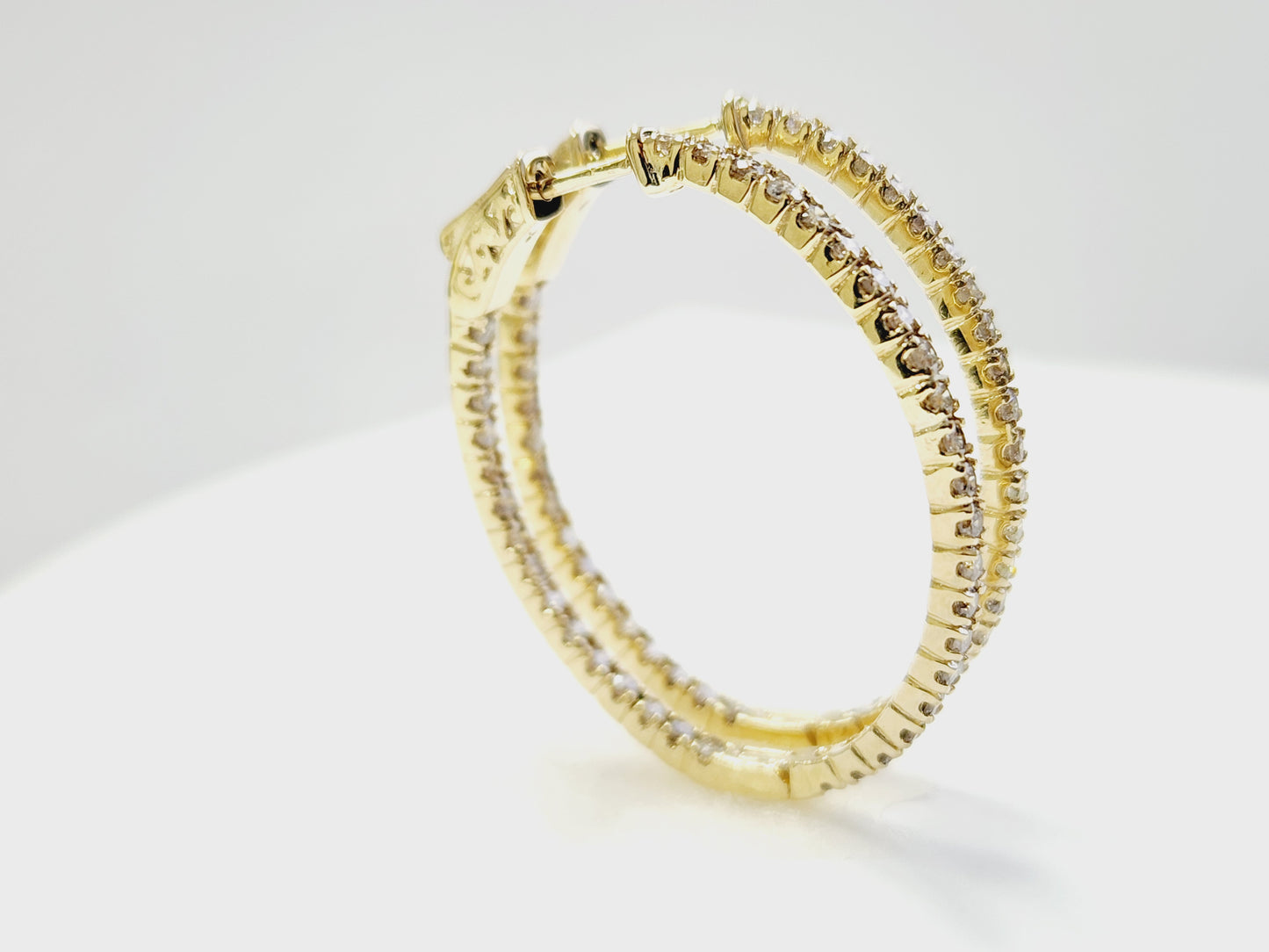 1.73 Carat Diamond Oval Hoops Earrings 14 Karat Yellow Gold