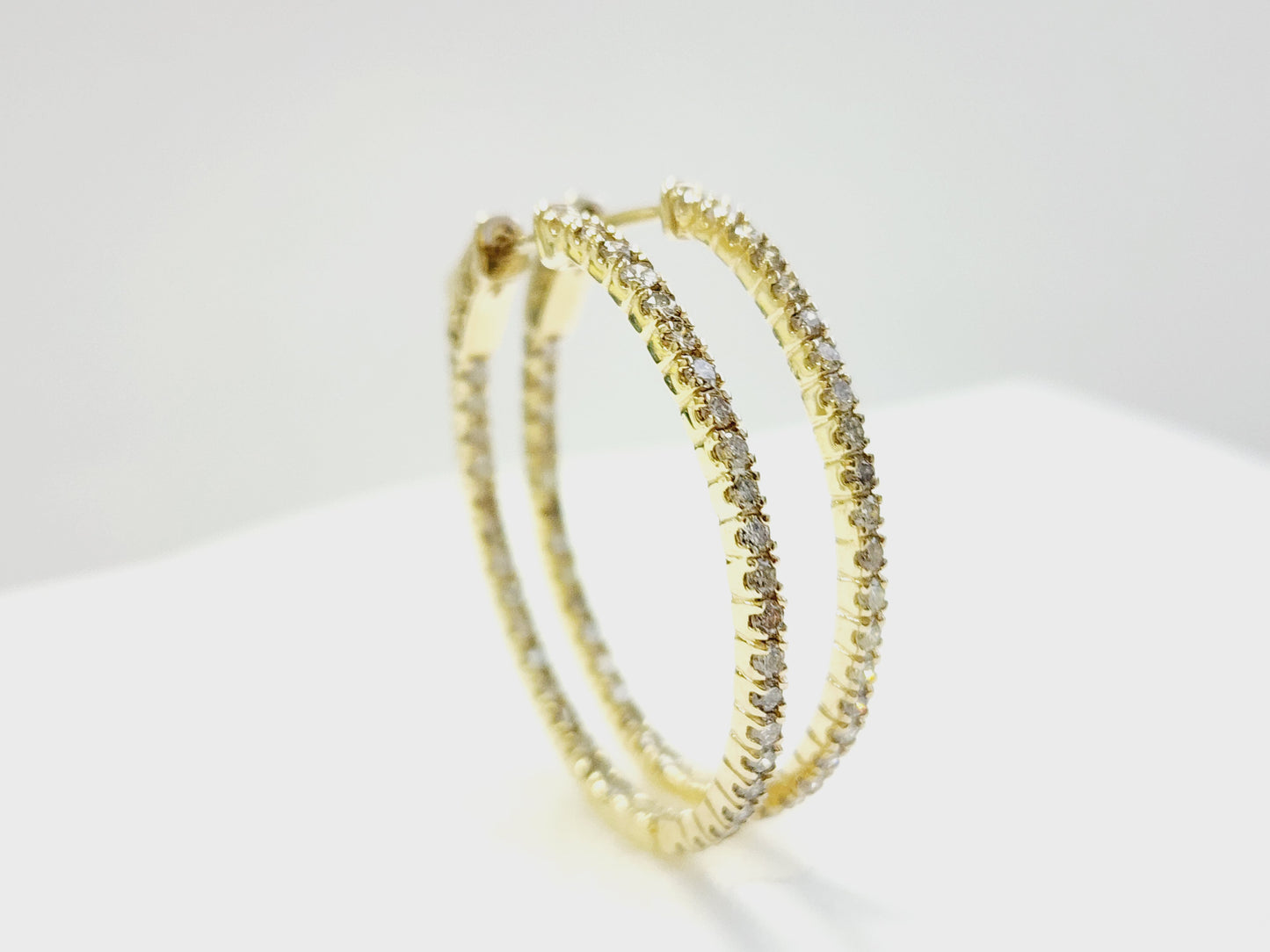 1.73 Carat Diamond Oval Hoops Earrings 14 Karat Yellow Gold