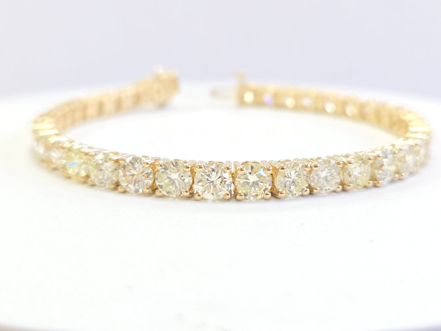 13.63 Carat Natural Diamond Tennis Bracelet 14 Karat Yellow Gold