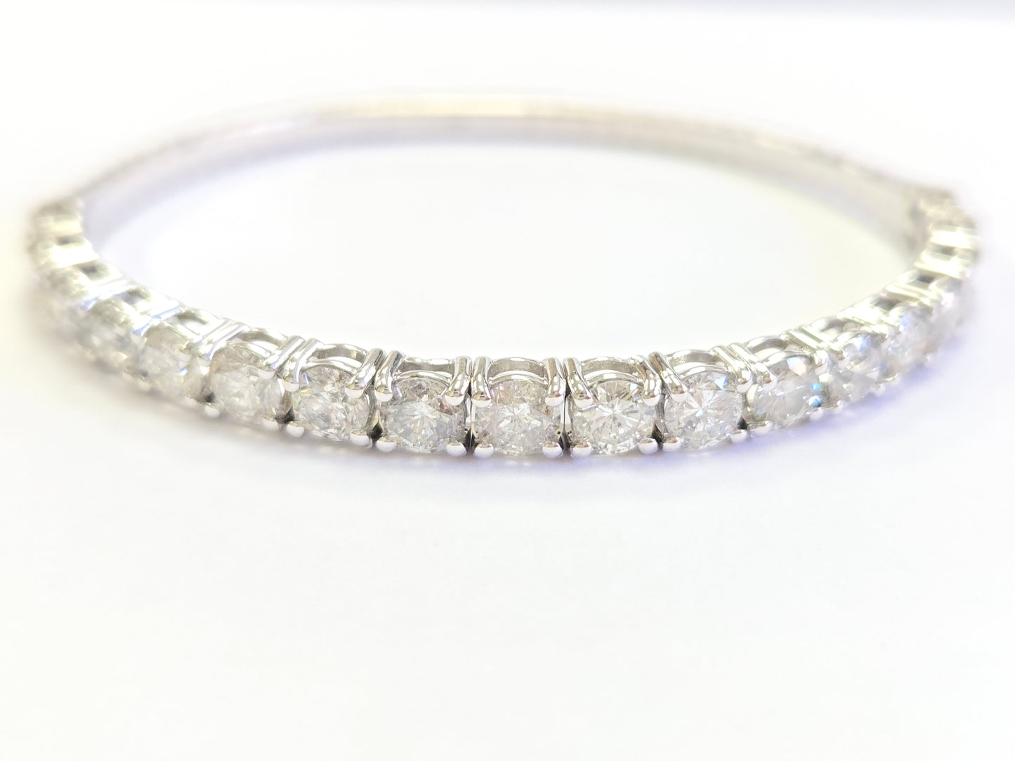 7.10 Carat Natural Diamond Flexible Bangle White Gold 14 Karat