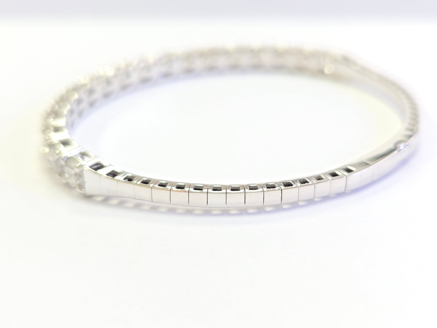 7.10 Carat Natural Diamond Flexible Bangle White Gold 14 Karat