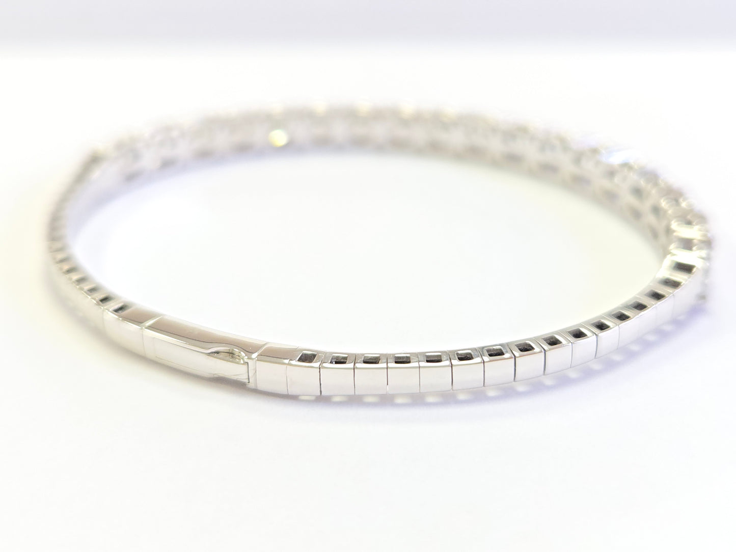 7.10 Carat Natural Diamond Flexible Bangle White Gold 14 Karat