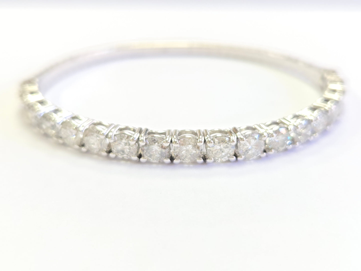 7.10 Carat Natural Diamond Flexible Bangle White Gold 14 Karat