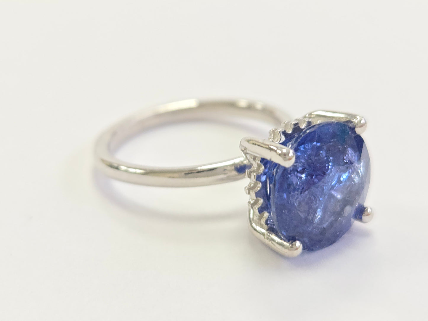 6.66 Carats Round Shape Natural Sapphire Ring 14 Karat White Gold