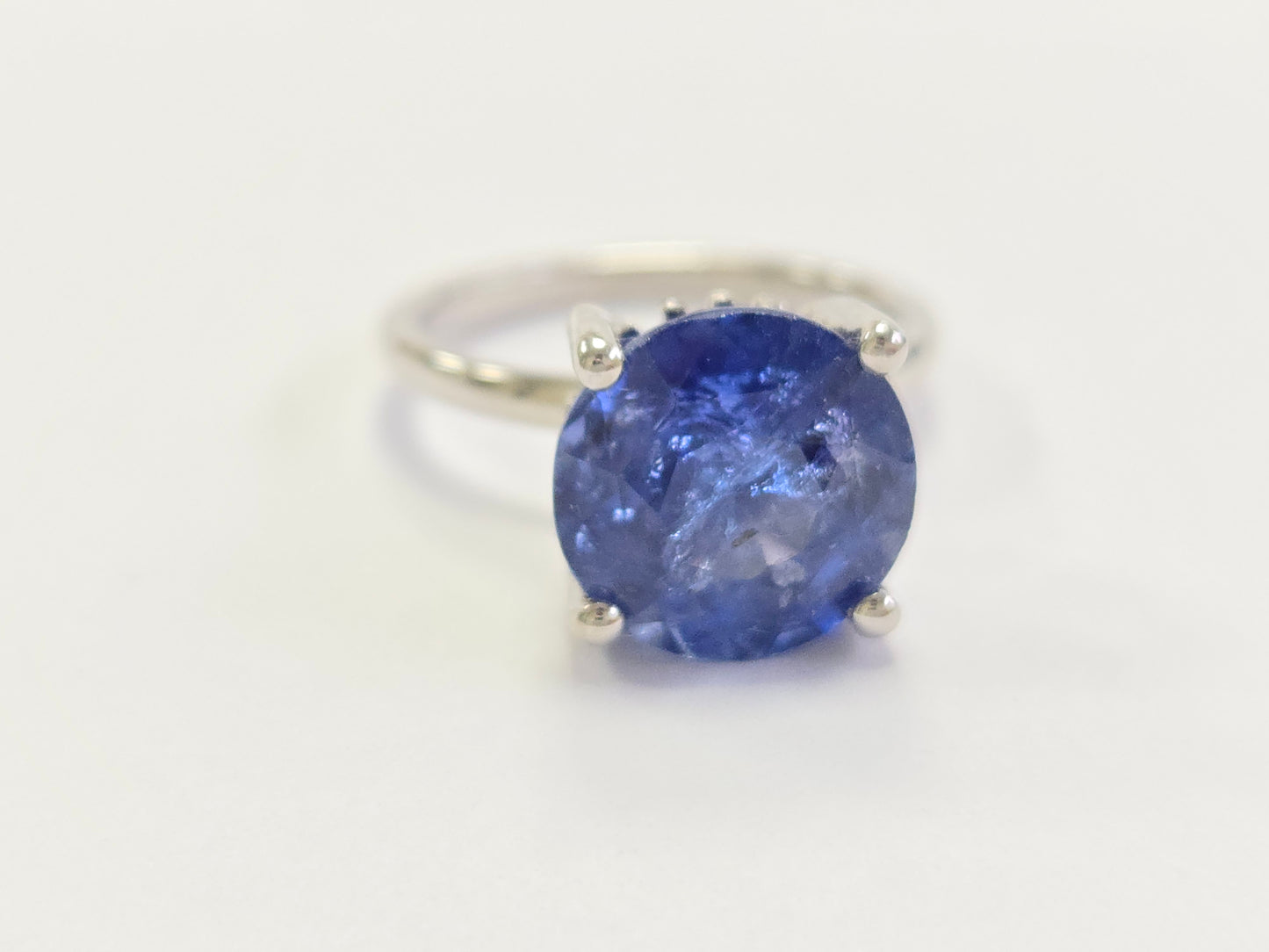 6.66 Carats Round Shape Natural Sapphire Ring 14 Karat White Gold