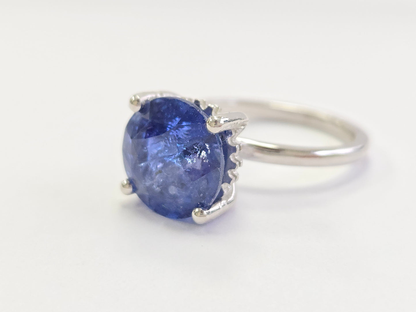 6.66 Carats Round Shape Natural Sapphire Ring 14 Karat White Gold