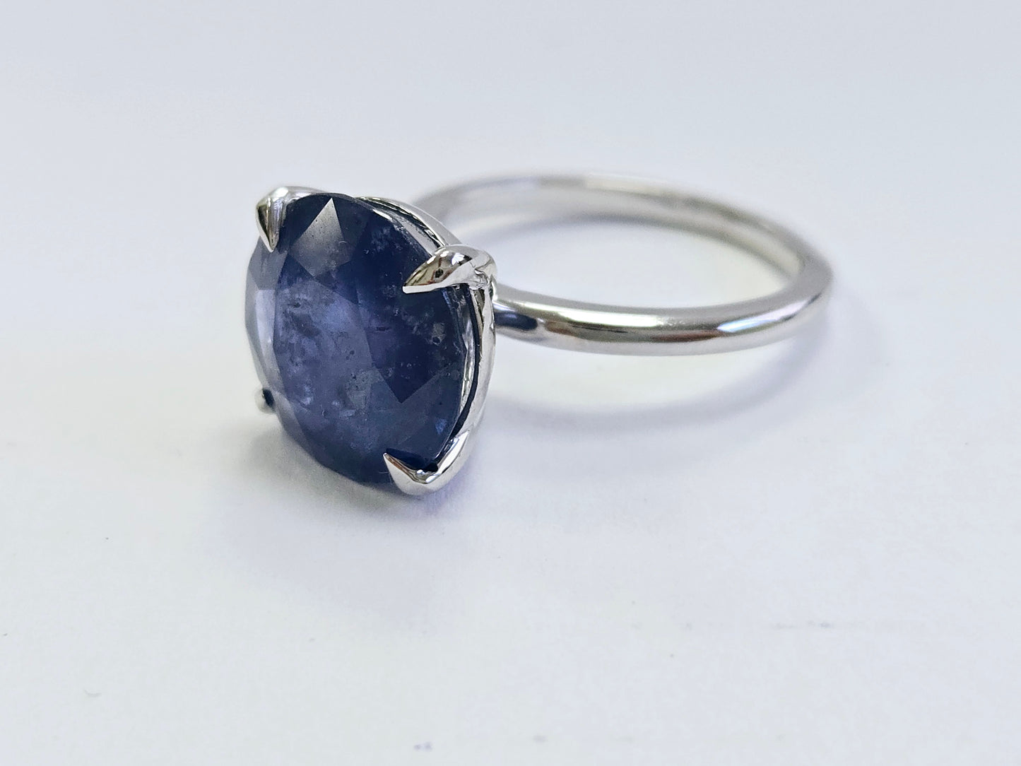 7.40 Carats Round Shape Natural Sapphire Ring 14 Karat White Gold