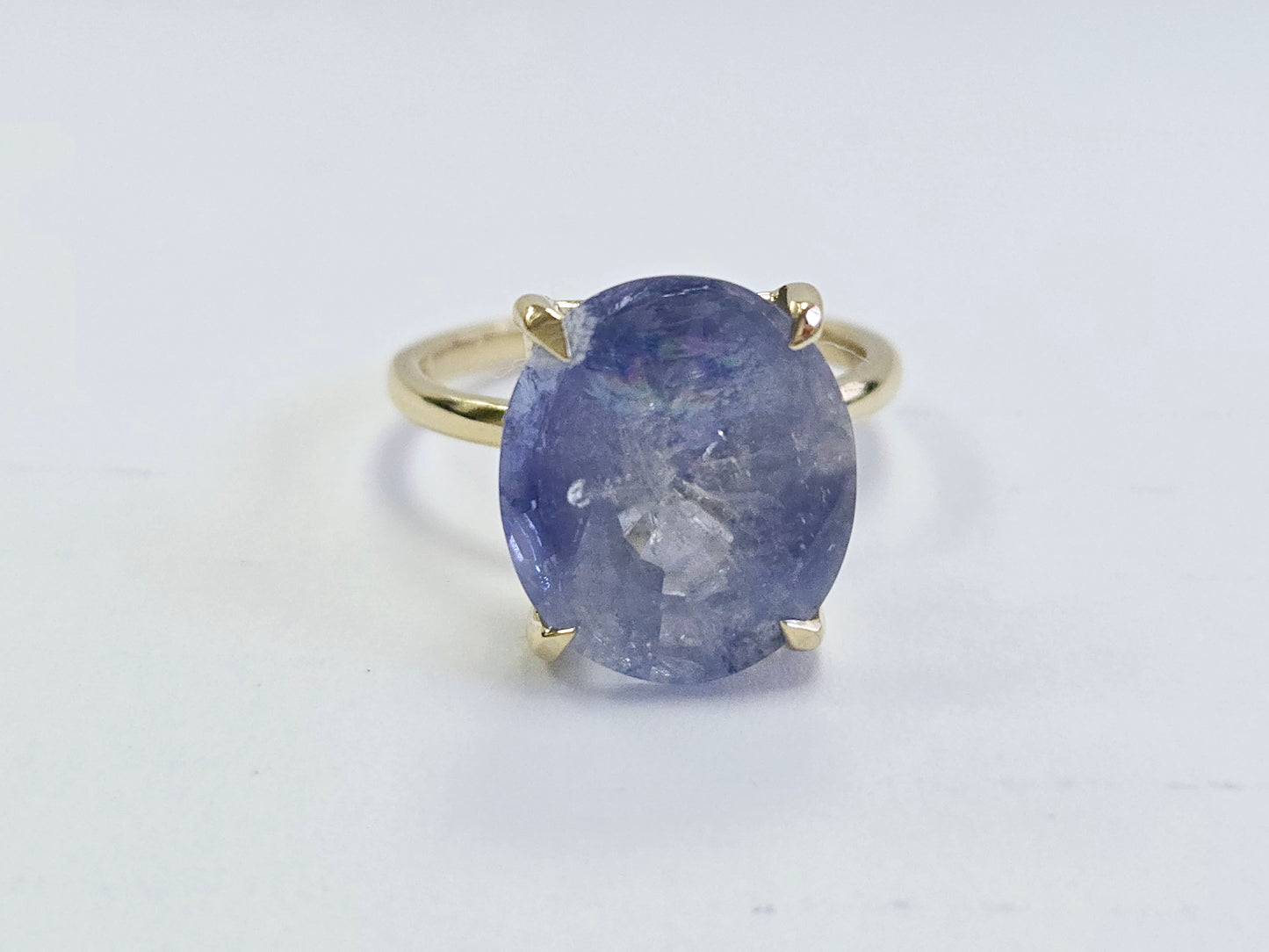 8.89 Carats Oval Shape Natural Sapphire Ring 14 Karat Yellow Gold