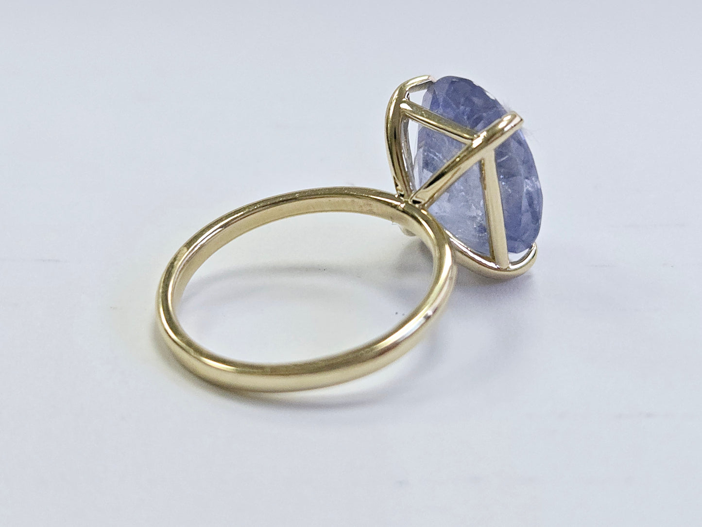 8.89 Carats Oval Shape Natural Sapphire Ring 14 Karat Yellow Gold
