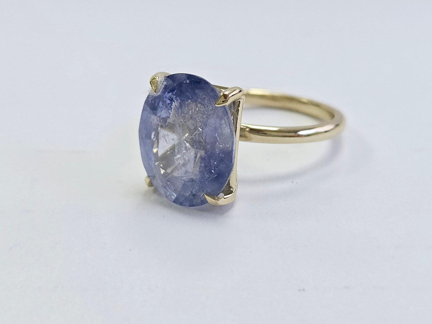 8.89 Carats Oval Shape Natural Sapphire Ring 14 Karat Yellow Gold