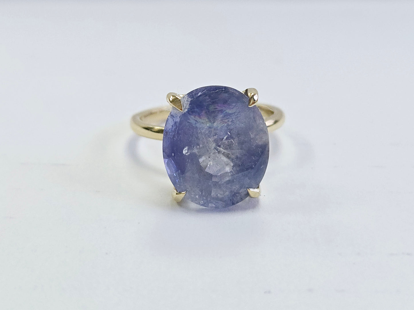 8.89 Carats Oval Shape Natural Sapphire Ring 14 Karat Yellow Gold