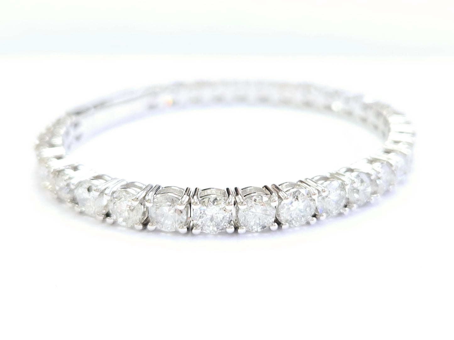 13.32 Carat Natural Diamond Full Flexible Bangle White Gold 14 Karat