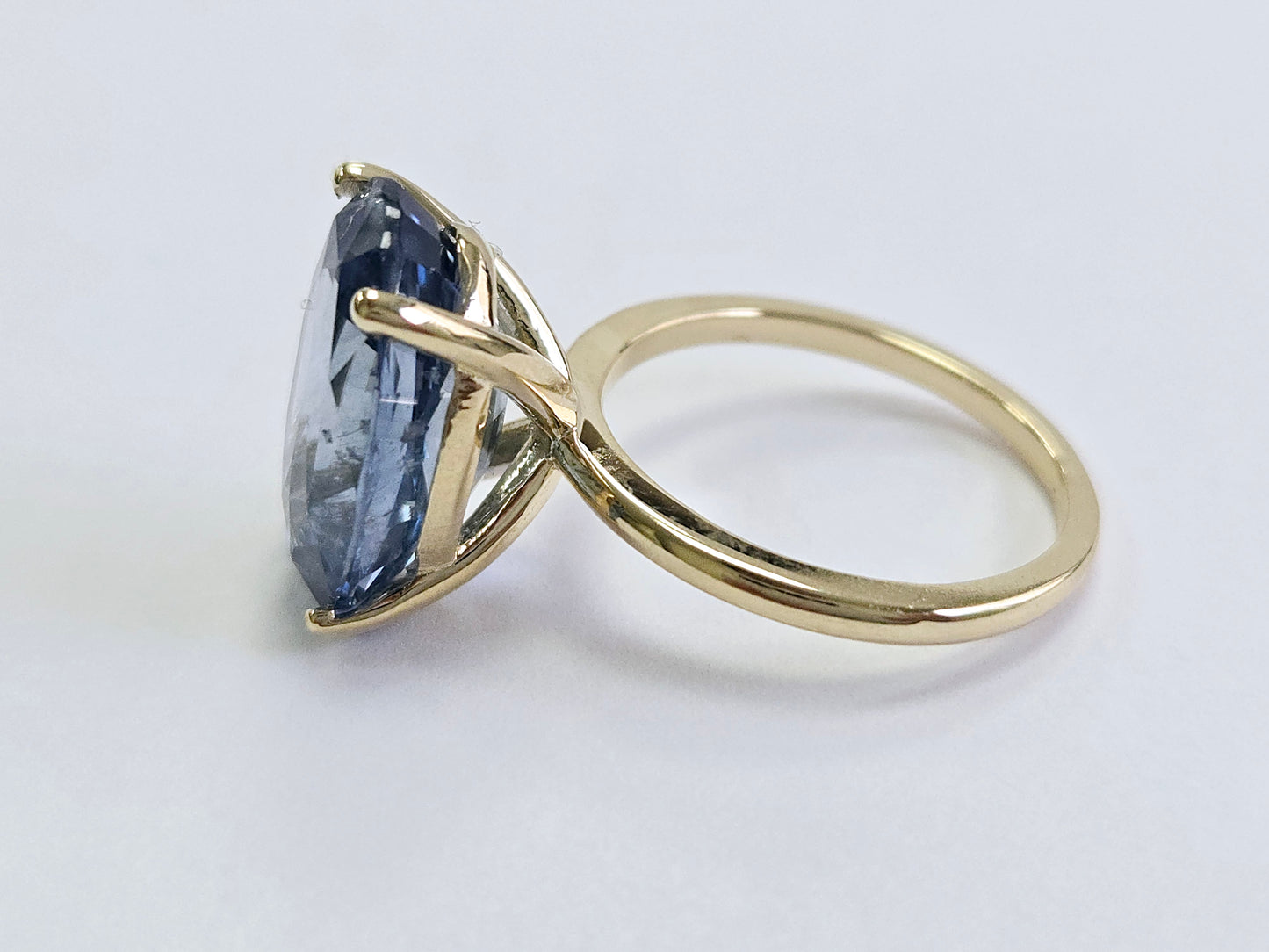 GIA Natural 11.78 Carats Oval Sapphire Ring 14 Karat Yellow Gold