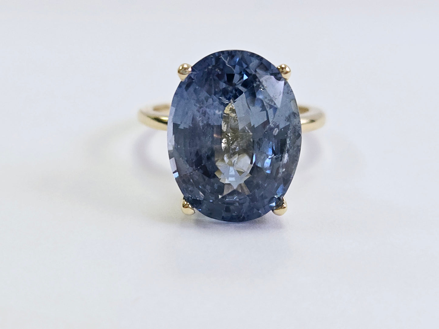 GIA Natural 11.78 Carats Oval Sapphire Ring 14 Karat Yellow Gold
