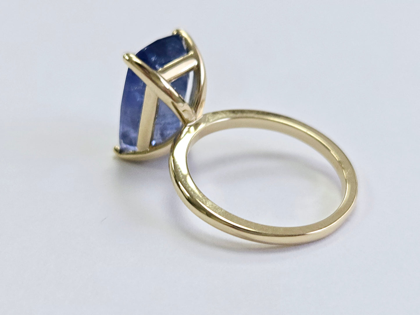 7.70 Carats Emerald Cut Natural Sapphire Ring 14 Karat Yellow Gold