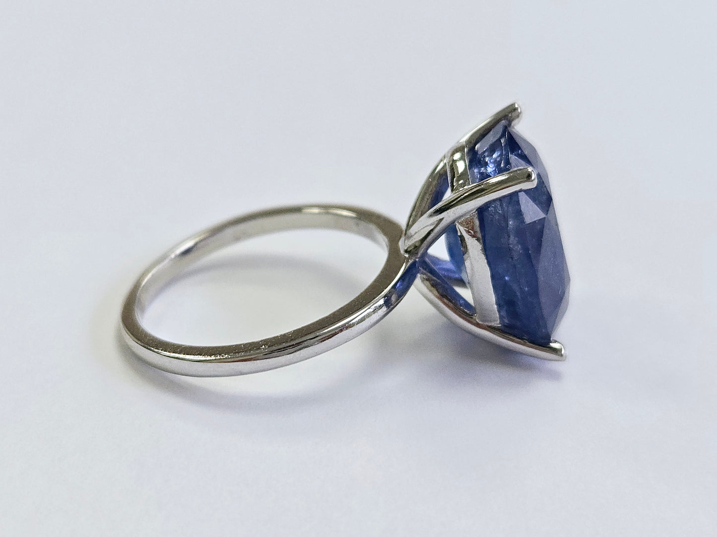 12.60 Carats Oval Shape Natural Sapphire Ring 14 Karat White Gold