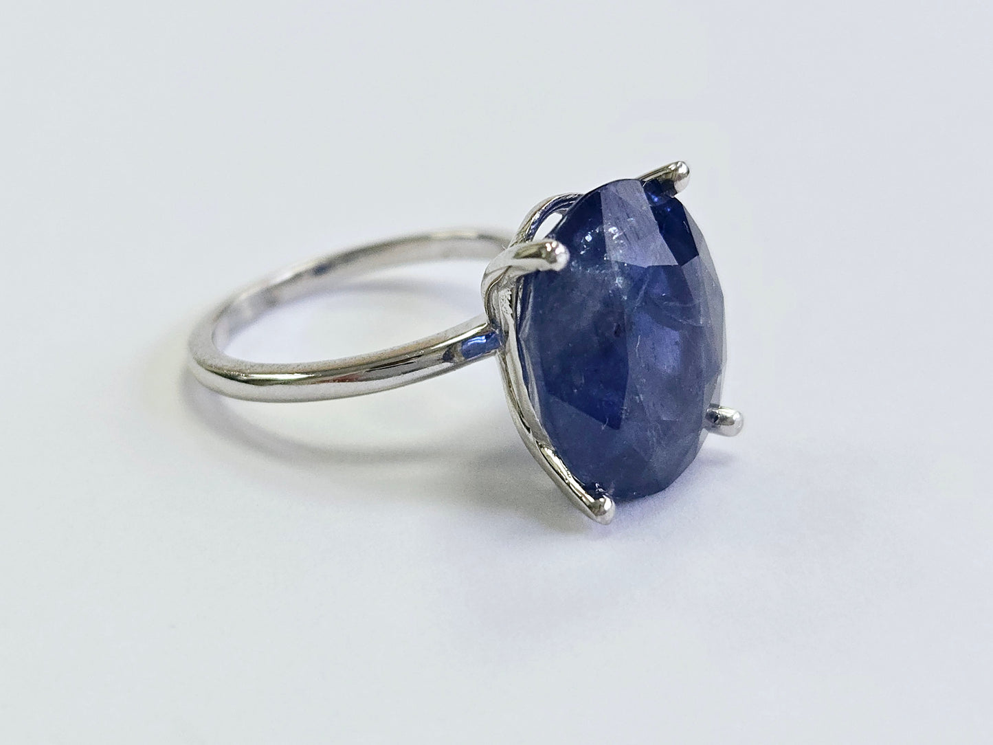 12.60 Carats Oval Shape Natural Sapphire Ring 14 Karat White Gold