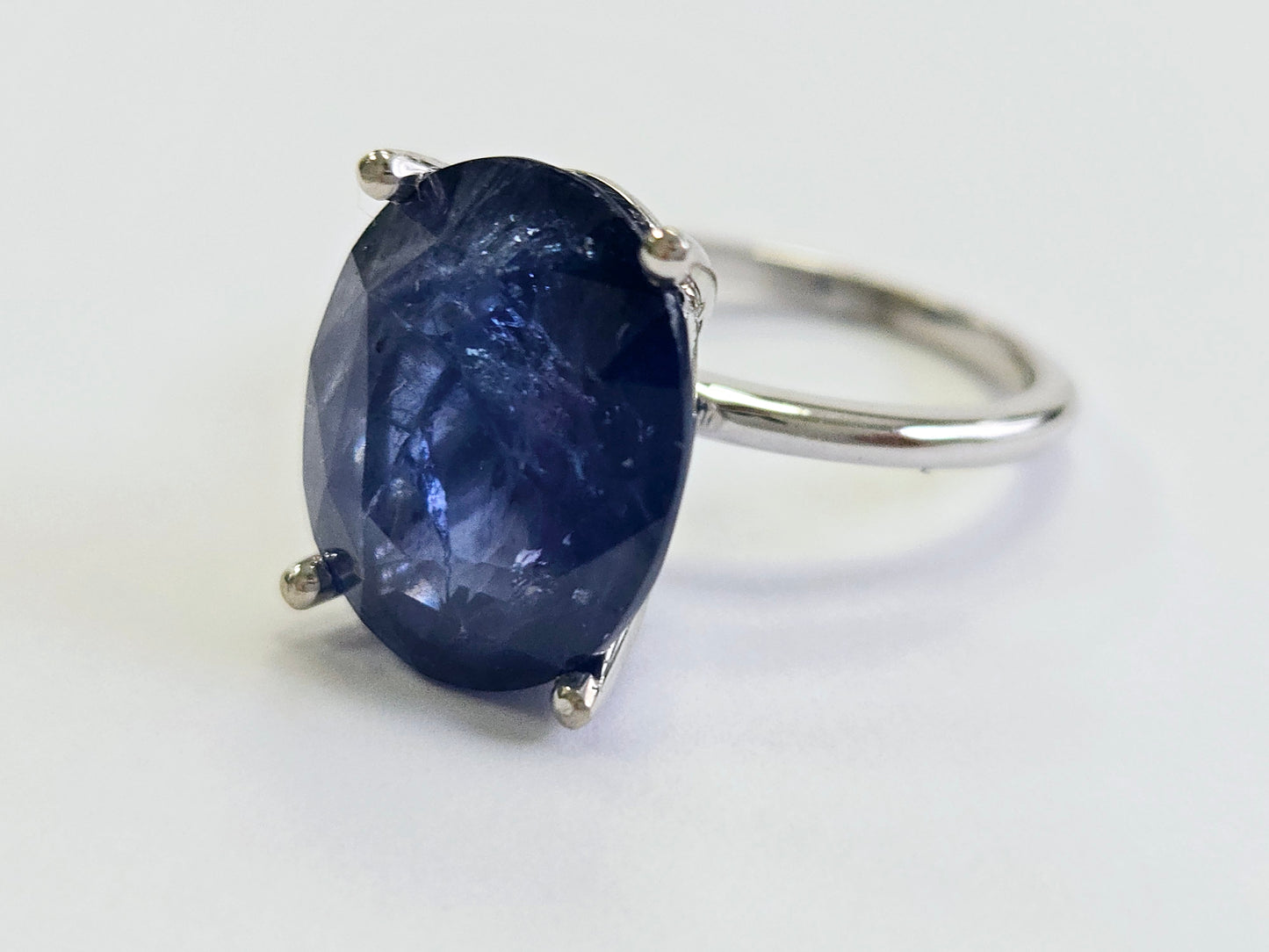 12.60 Carats Oval Shape Natural Sapphire Ring 14 Karat White Gold