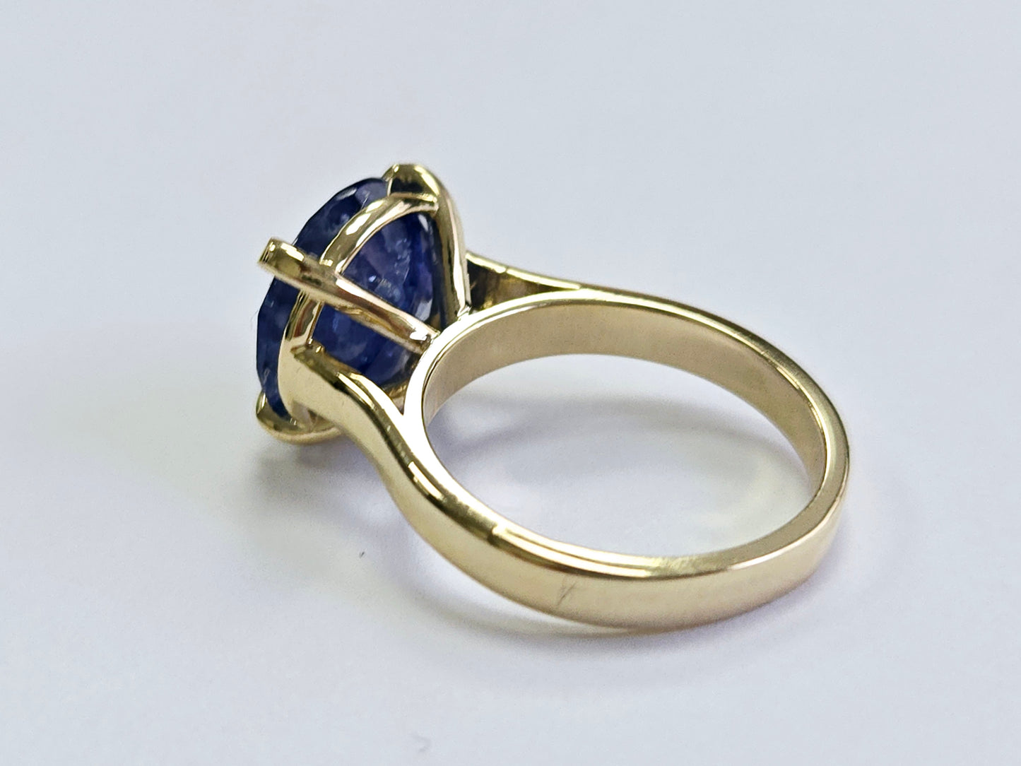 7.03 Carats Round Natural Sapphire Ring 14 Karat Yellow Gold