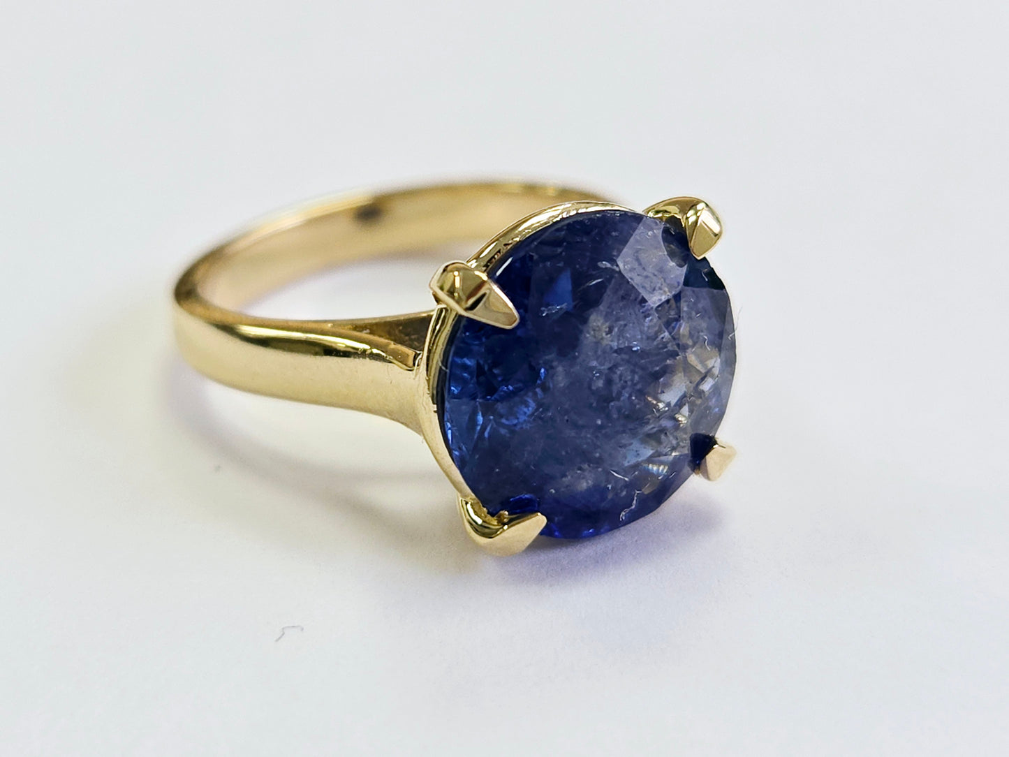 7.03 Carats Round Natural Sapphire Ring 14 Karat Yellow Gold