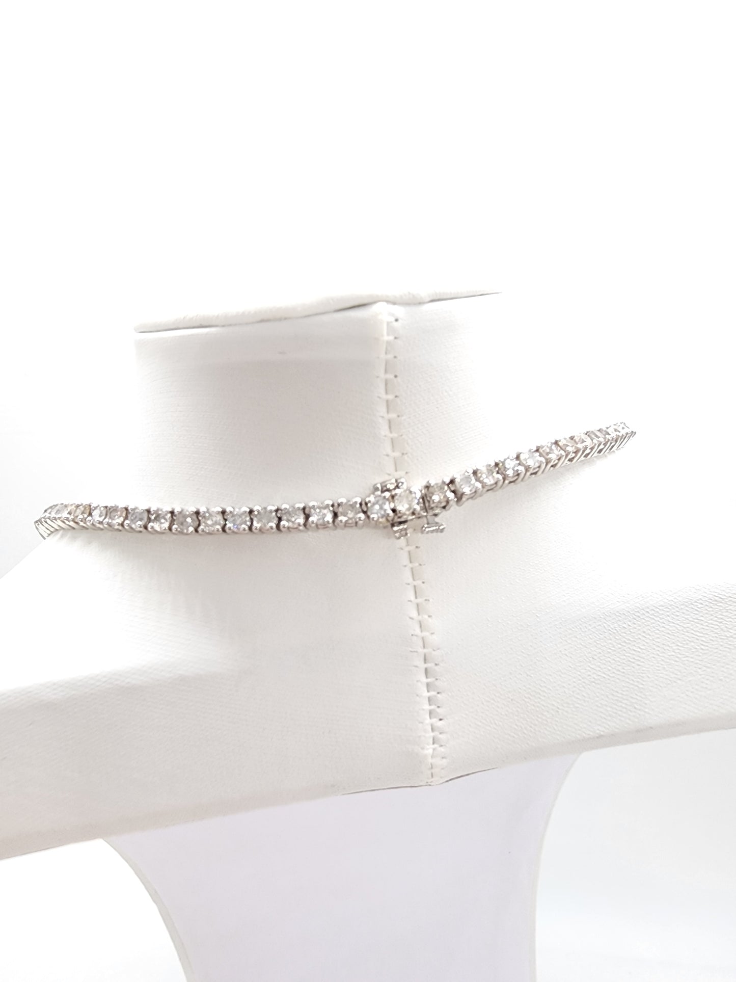 15.65 Carat Round Brilliant Cut Diamond Tennis Necklace 14 Karat White Gold 22''