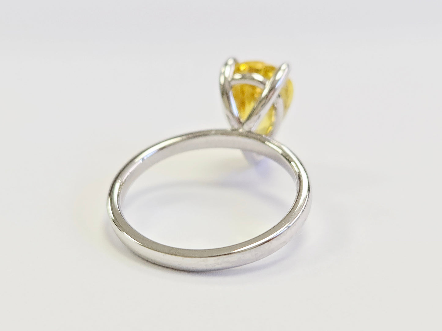 3.22-Carat Natural pear-Shape Intense Yellow Sapphire Ring White Gold 14 Karat