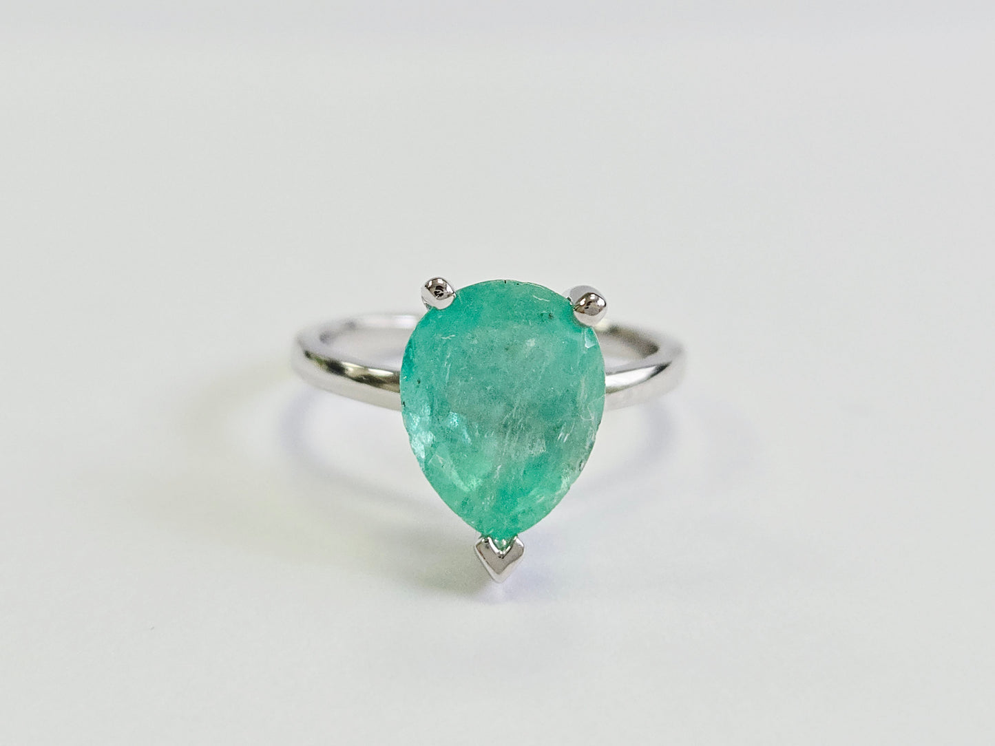 3.06 Carats Colombian Emerald Pear Shape Ring White Gold 14 Karat