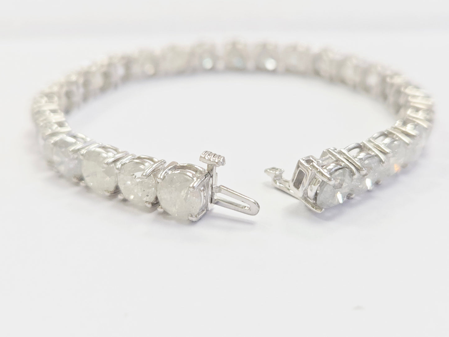 29.50 Carat Natural Diamond Tennis Bracelet 14 Karat White Gold
