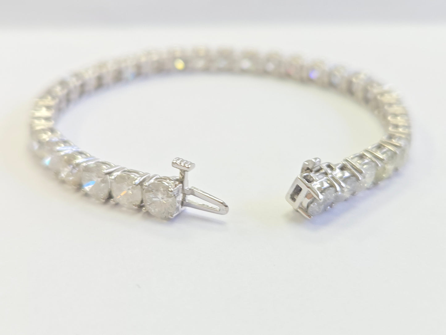 18.75 Carat Natural Diamond Tennis Bracelet 14 Karat White Gold