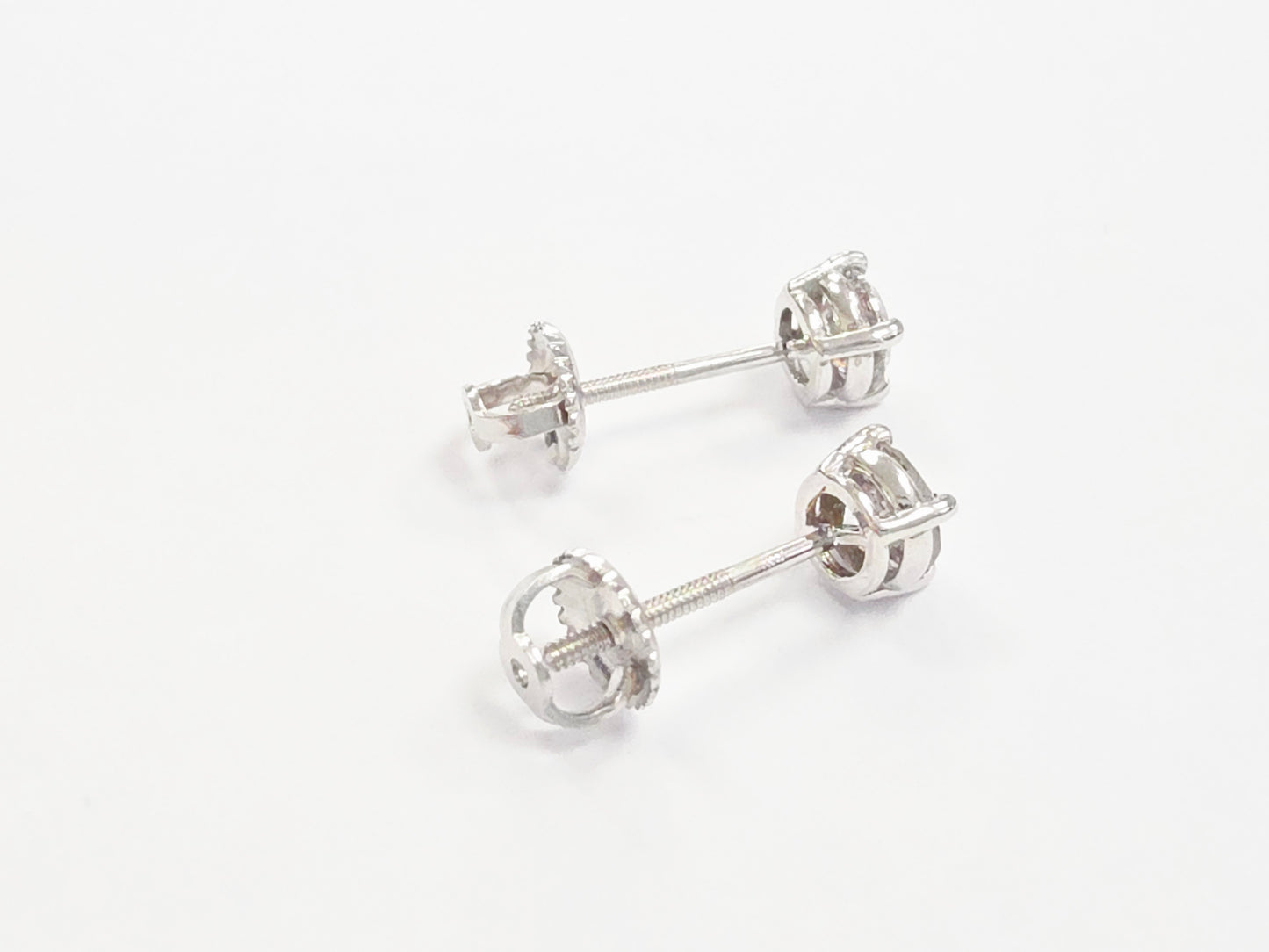 0.93 Carats Natural Diamond Round Shape Studs 14 Karat White Gold