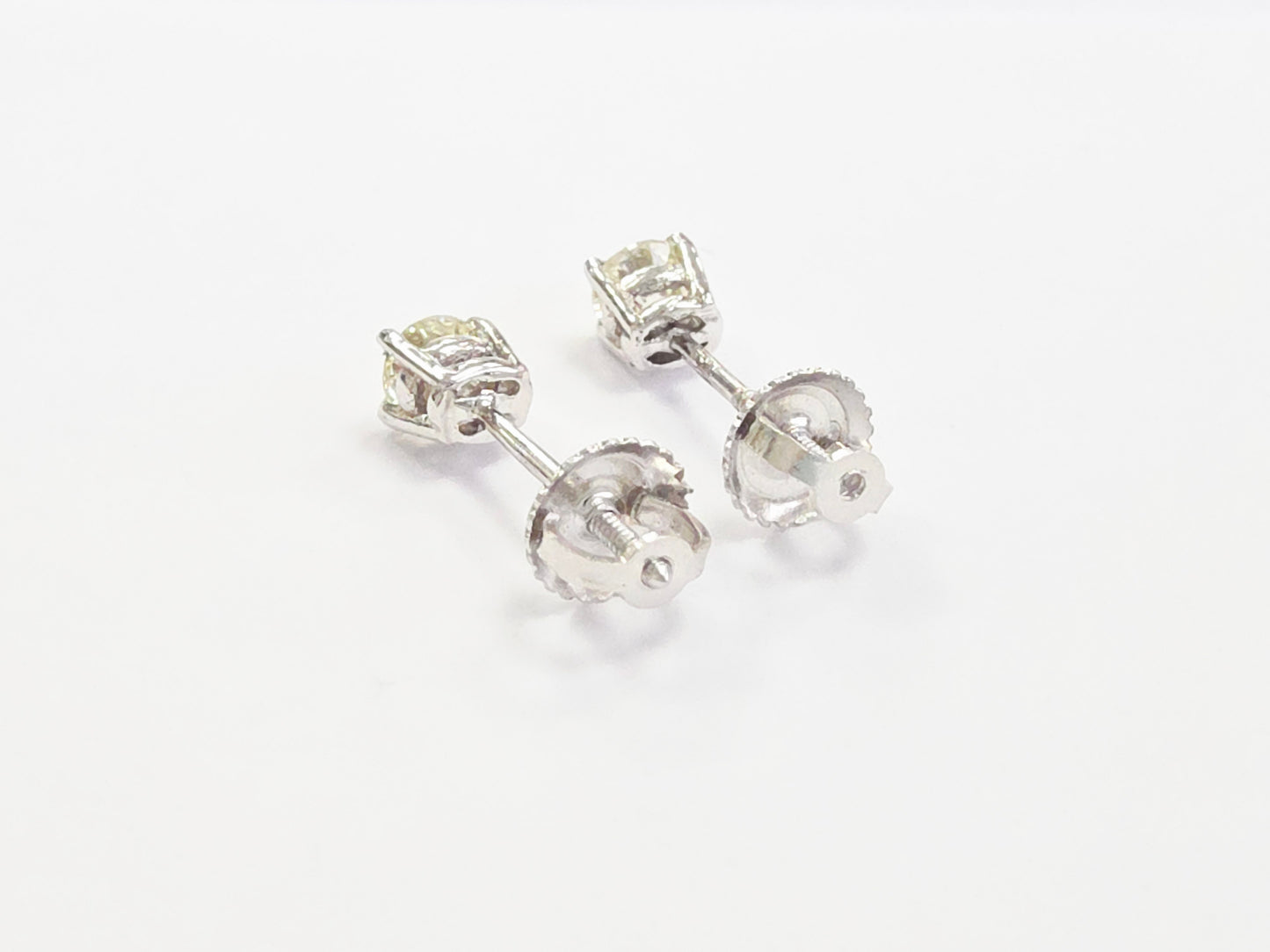 0.60 Carats Natural Diamond Round Shape Studs 14 Karat White Gold