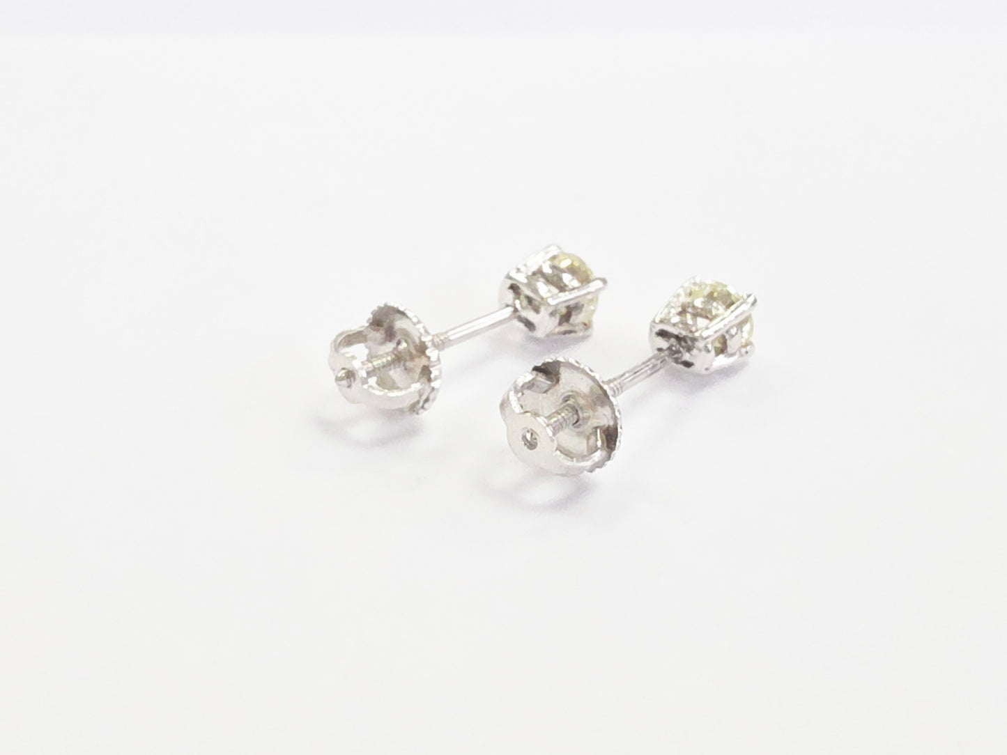 0.60 Carats Natural Diamond Round Shape Studs 14 Karat White Gold