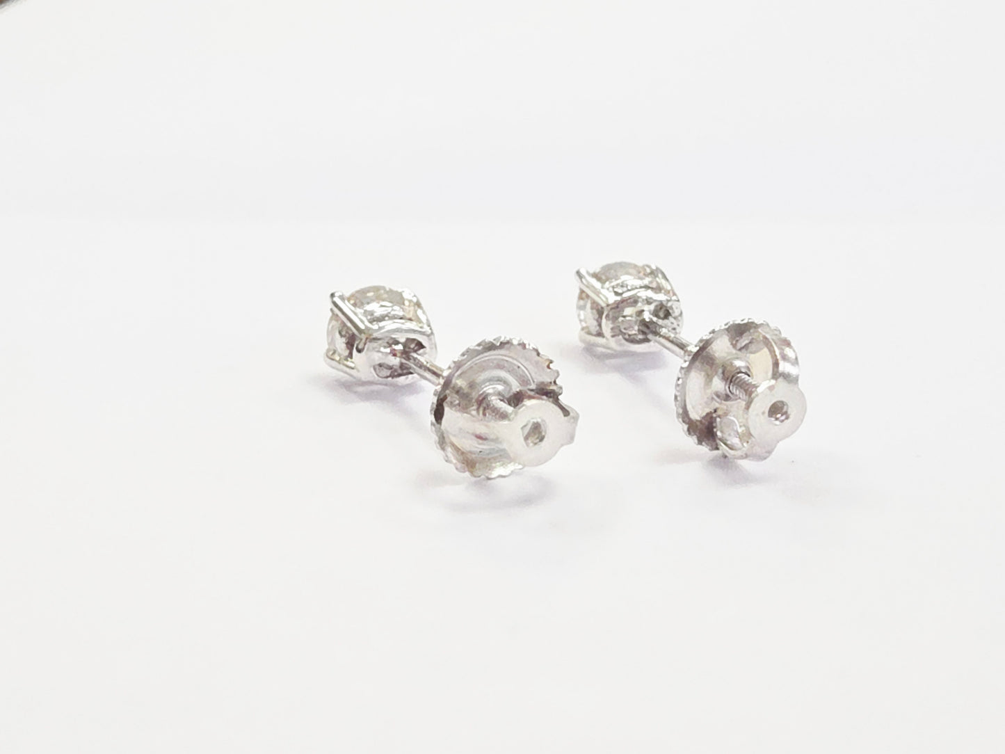 0.60 Carats Natural Diamond Round Shape Studs 14 Karat White Gold