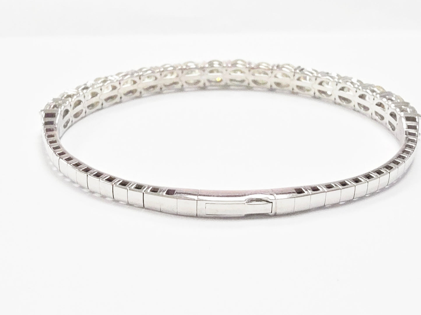 10.45 Carat Natural Diamond Flexible Bangle White Gold 14 Karat